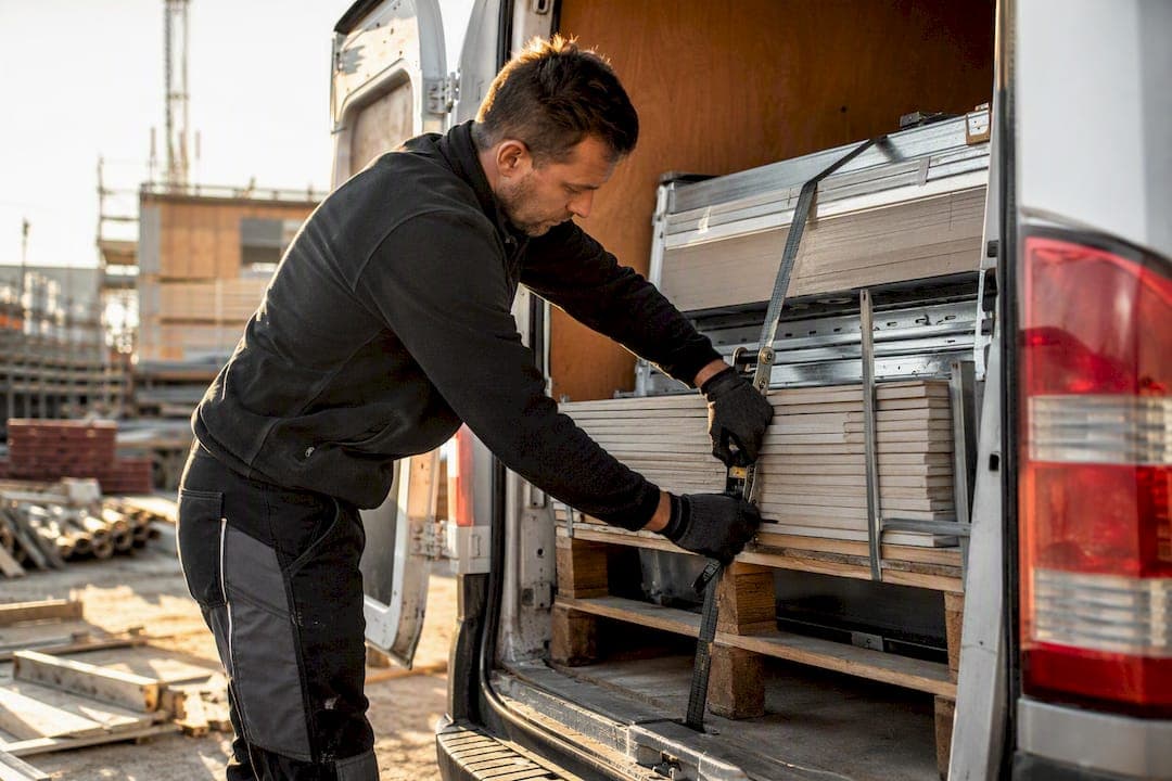 Send construction materials courier: what to book and why